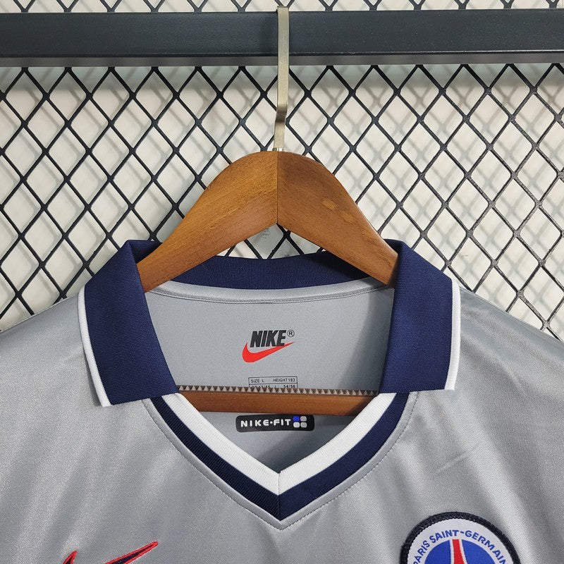 Camisa Retrô Paris Saint Germain II 2002