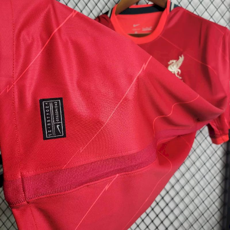 Camisa Retrô Liverpool I 2021/22
