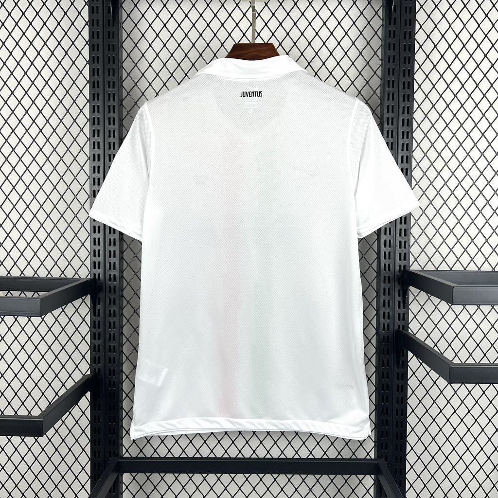 Camisa Retrô Juventus II 2010/11