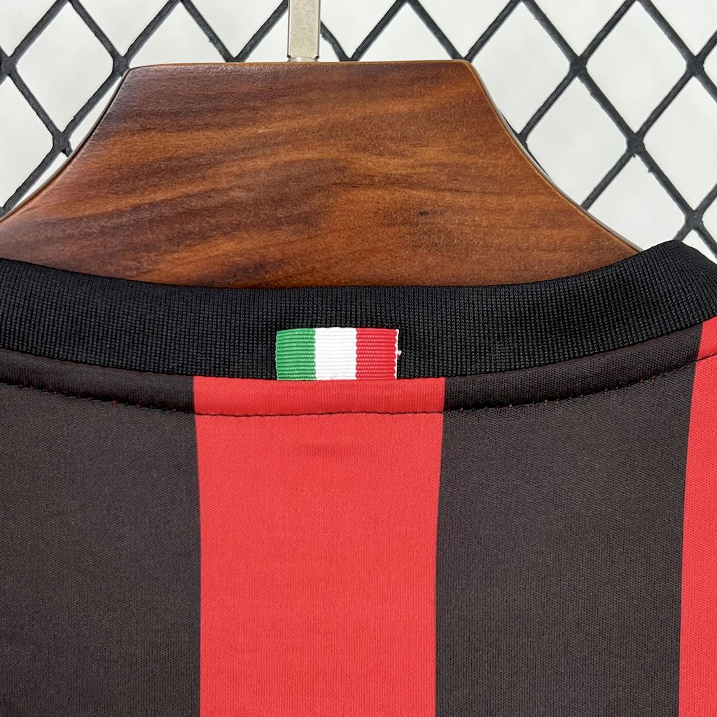 Camisa Retrô AC Milan I 2017/18