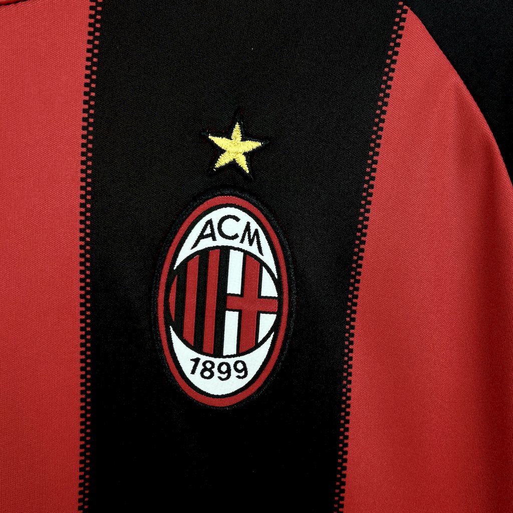 Camisa Retrô AC Milan I Manga Longa 2010/11