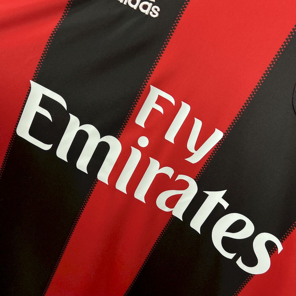 Camisa Retrô AC Milan I Manga Longa 2010/11