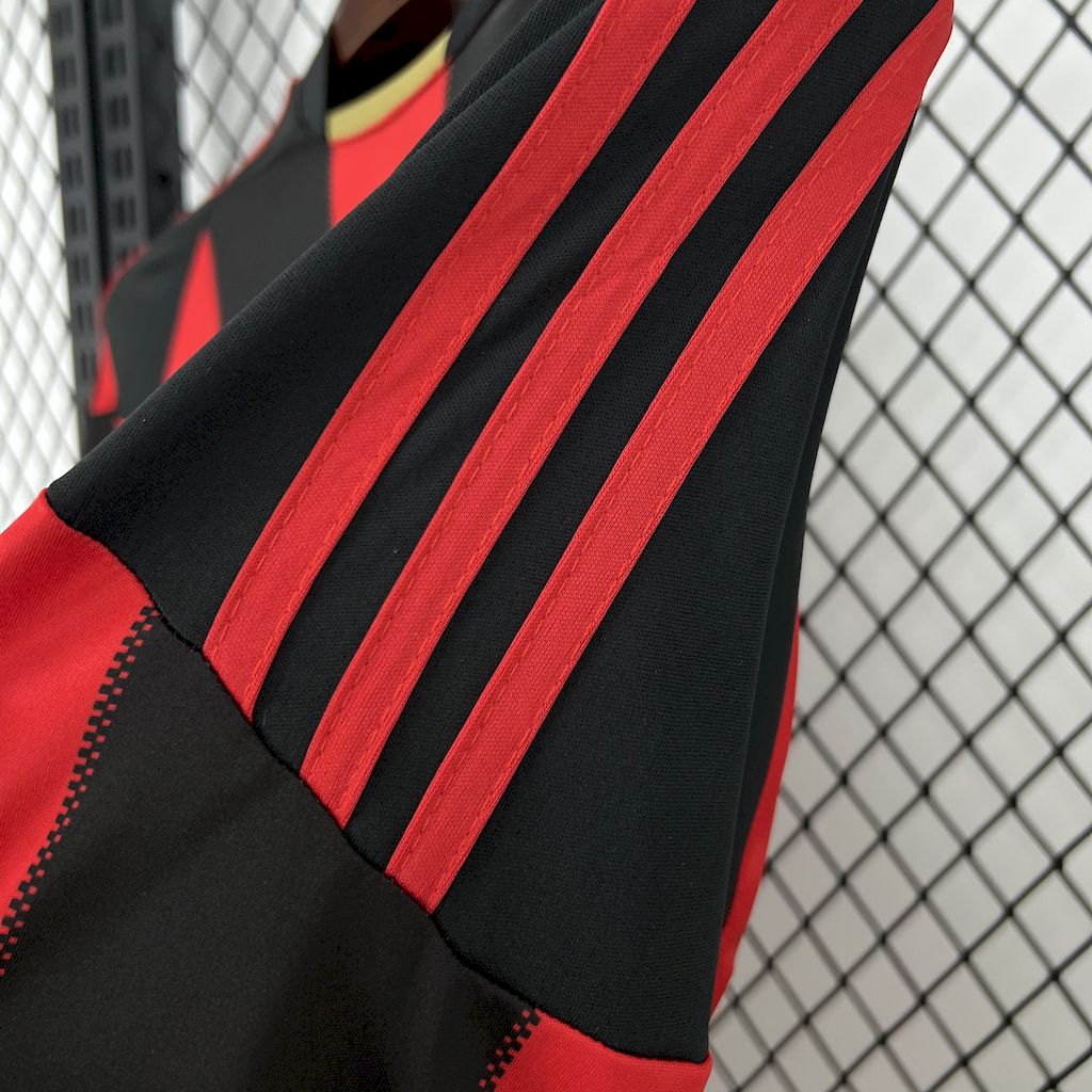 Camisa Retrô AC Milan I Manga Longa 2010/11