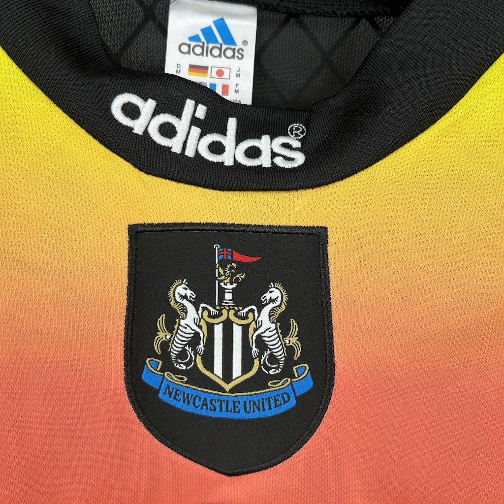Camisa Retrô Newcastle Goleiro Manga Longa 1996/97