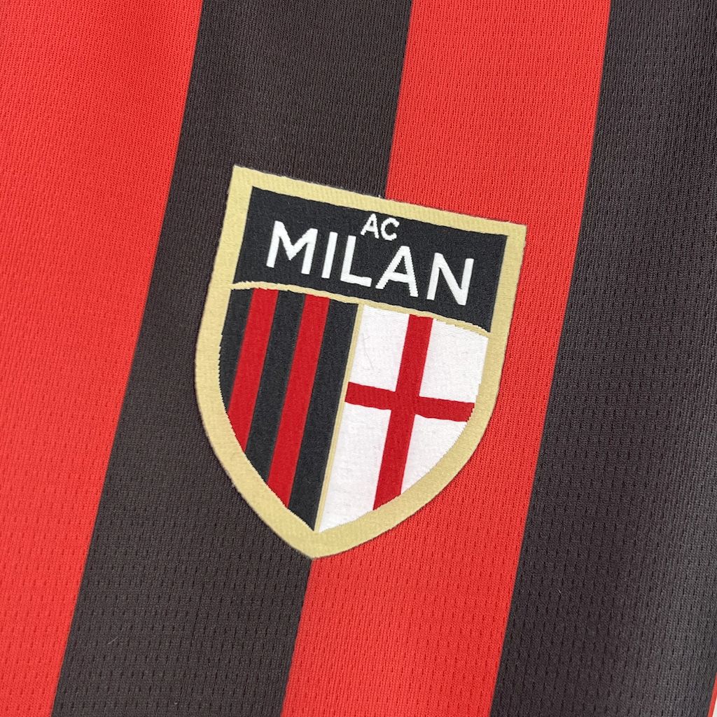 Camisa Retrô AC Milan 2024/25