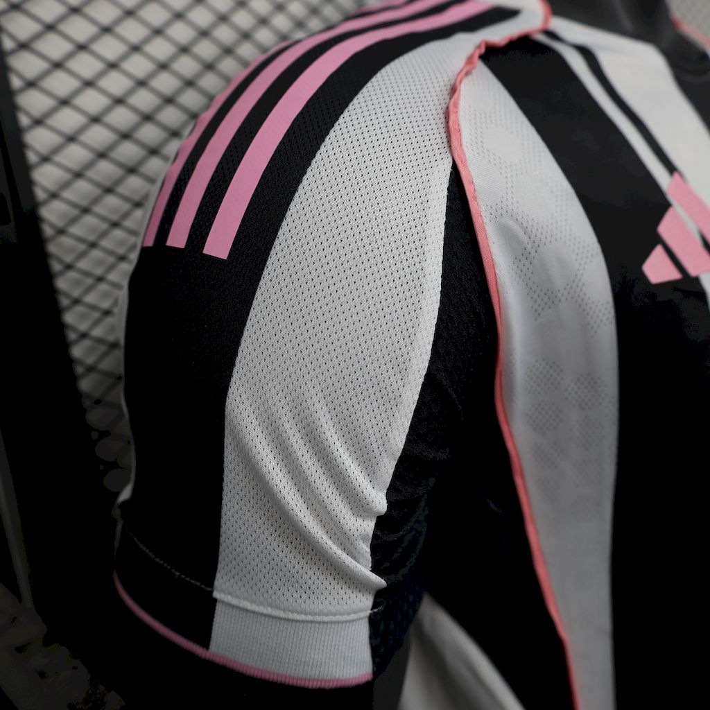 Camisa Juventus I 2025/26 Jogador Masculina
