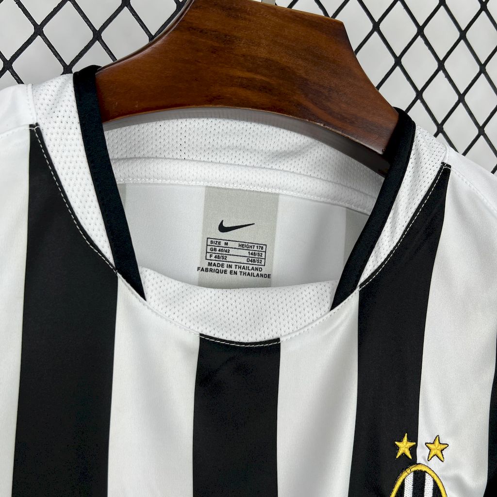 Camisa Retrô Juventus I 2002/03