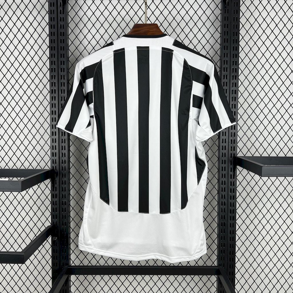 Camisa Retrô Juventus I 2002/03