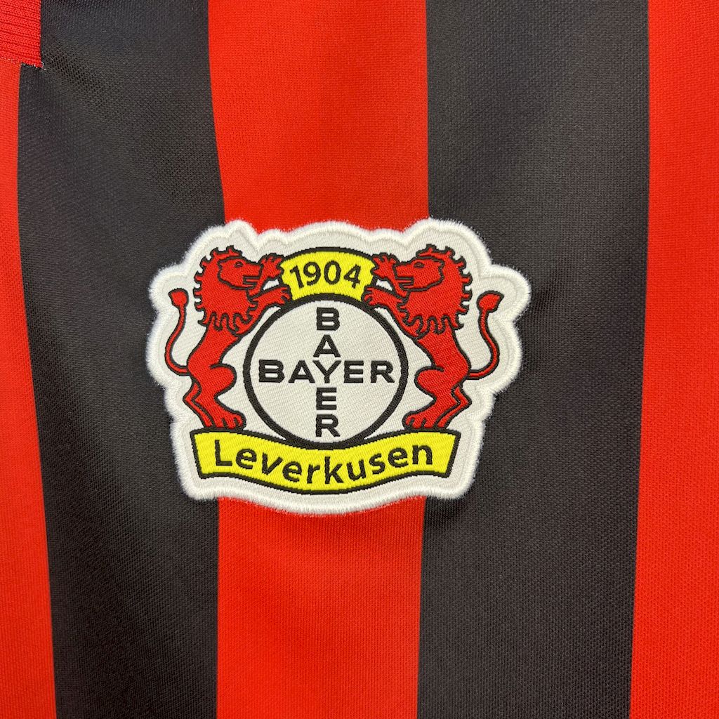 Camisa Retrô Bayer Leverkusen I 2000/01