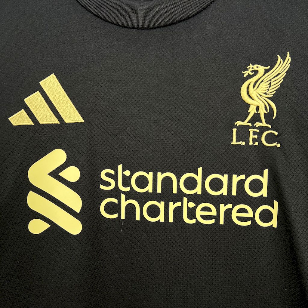 Camisa Liverpool Carlsberg 2025/26 Torcedor Masculina- Edição Especial