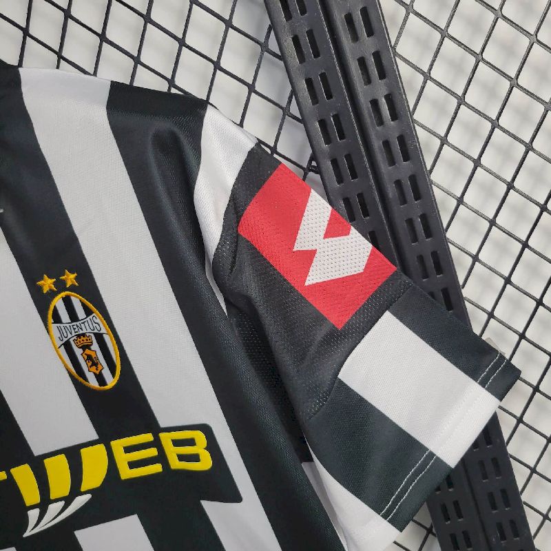 Camisa Retrô Juventus I 2001/02