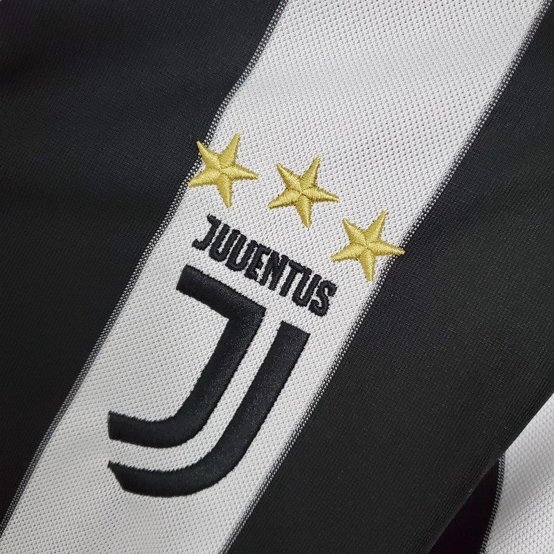 Camisa Retrô Juventus I 2017/18