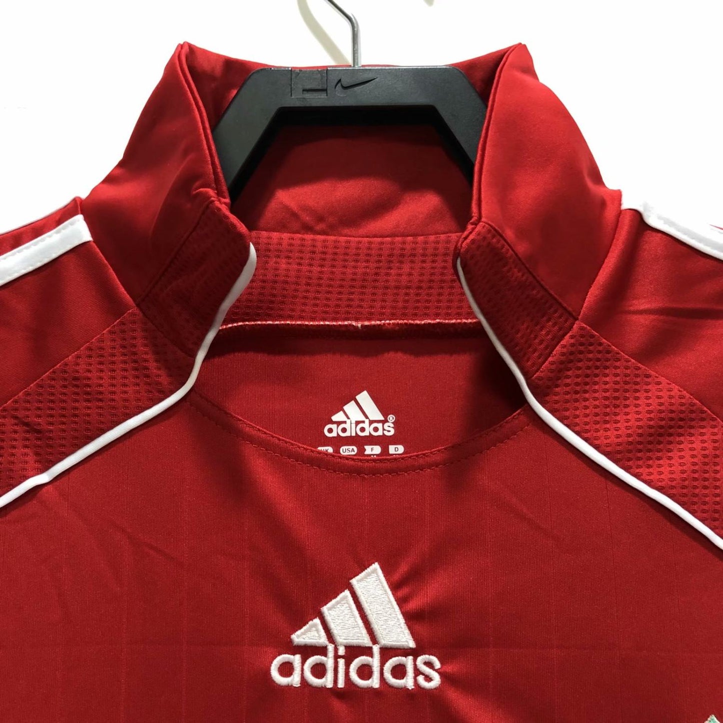 Camisa Retrô Liverpool I 2006/08