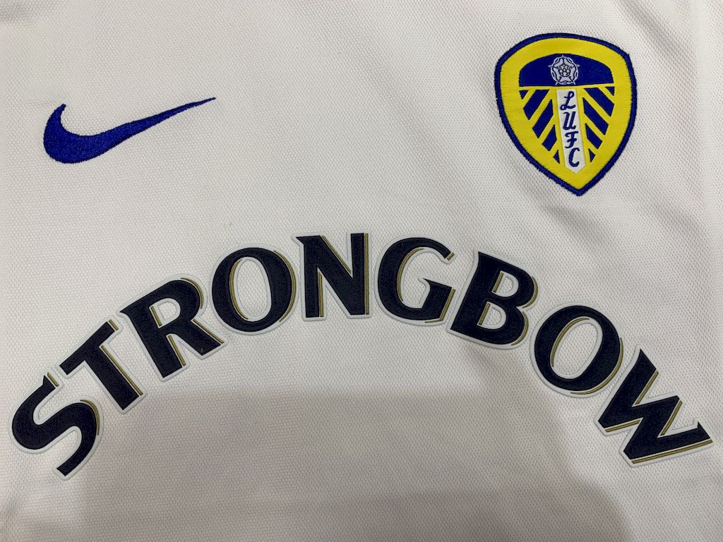 Camisa Retrô Leeds United I 2000
