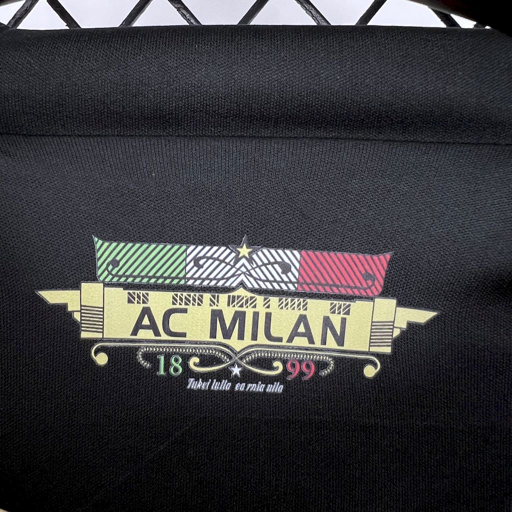 Camisa Retrô AC Milan I Manga Longa 2010/11