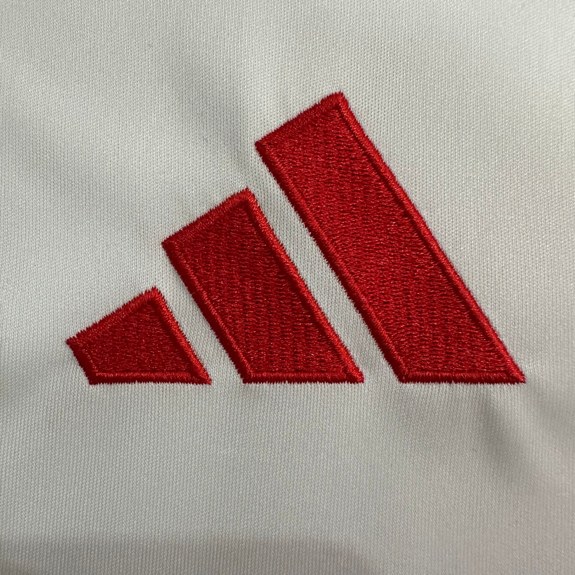 Camisa-Liverpool-away-ii-branca-vermelho-standard-adidas-lfc-time-futebol-champions-league-25-26