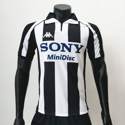 Camisa Retrô Juventus I 1997/98