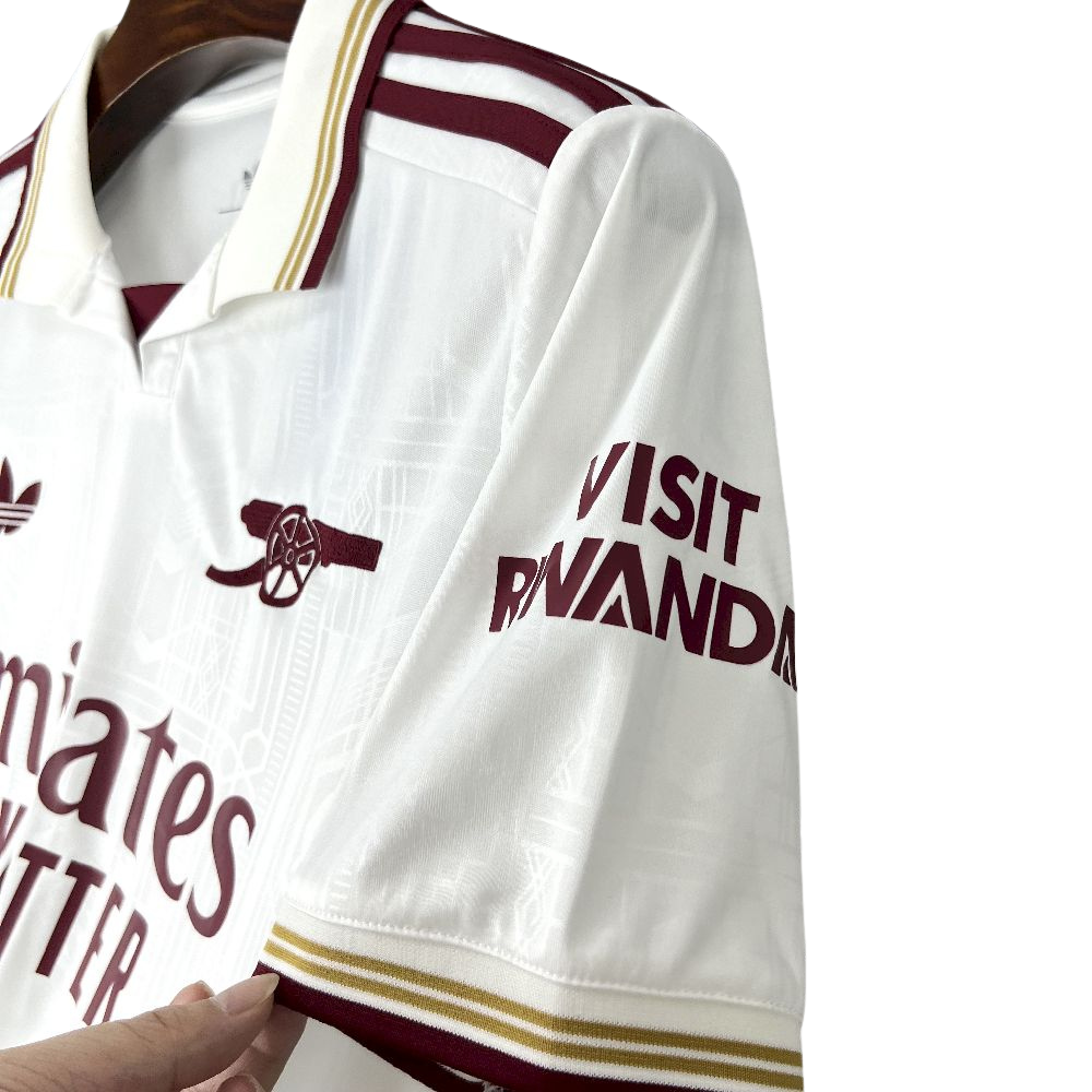 camisa-arsenal-lii-2025-26-torcedor-masculina-champions-league-lancamento-europeu-branca-vinho-adidas-emirates-fly-better