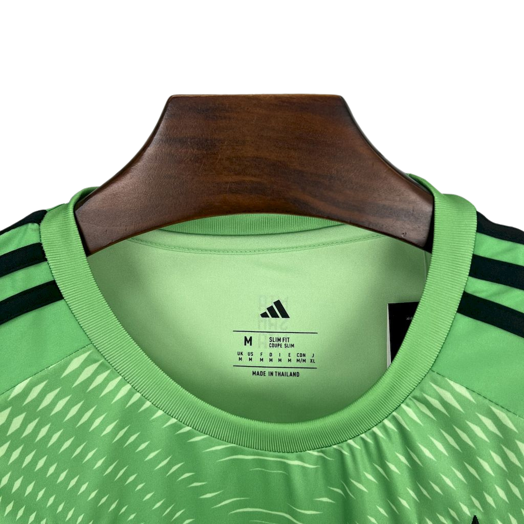 camisa-bayern-goleiro-2025-26-torcedor-masculina-camiseta-champions-league-lancamento-europeu-goleiro-oficial-verde-neon-t-fc-bayern-munchen-bayern-de-munich-munique-adidas