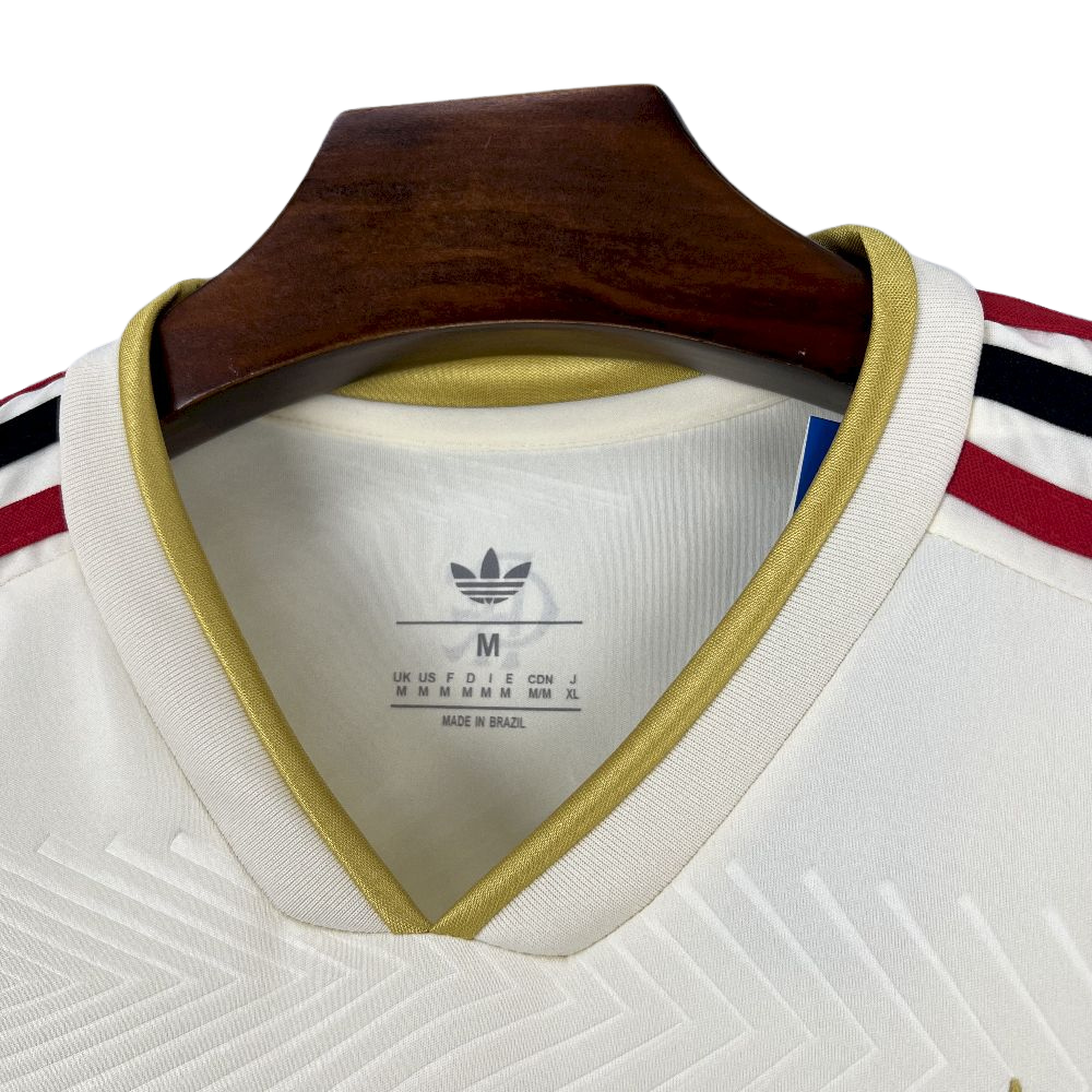 camisa-flamengo-lll-2025-26-torcedor-feminina-camiseta-lancamento-third-adidas-off-white-rubro-negro-clube-de-regatas-branco-branca-vermelha-preta-dourada-dourado