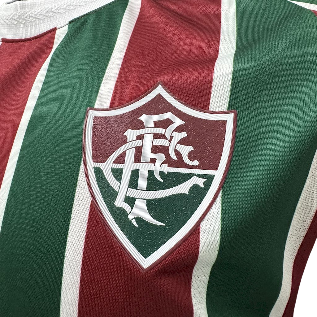 camisa-fluminense-l-2025-26-jogador-masculina-camiseta-lancamento-primeira-home-oficial-grená-verde-vinho-branco-listras-listrada-umbro-flu-superbet