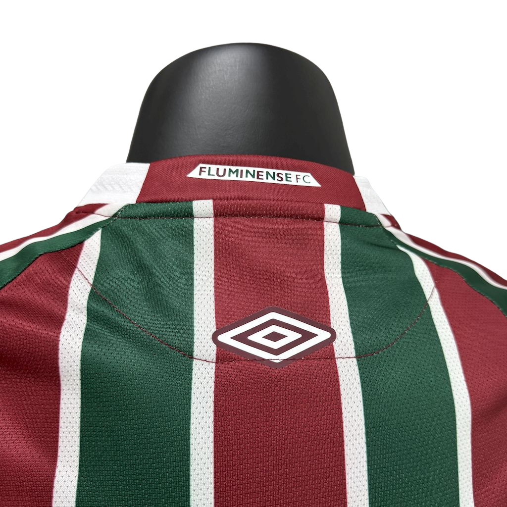 camisa-fluminense-l-2025-26-jogador-masculina-camiseta-lancamento-primeira-home-oficial-grená-verde-vinho-branco-listras-listrada-umbro-flu-superbet