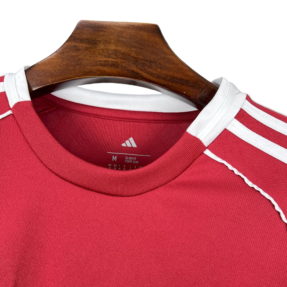 camisa-liverpool-i-manga-longa-2025-26-champions-league-lancamento-europeu-home-vermelha-branco-branca-vermelha-listras-standard-adidas