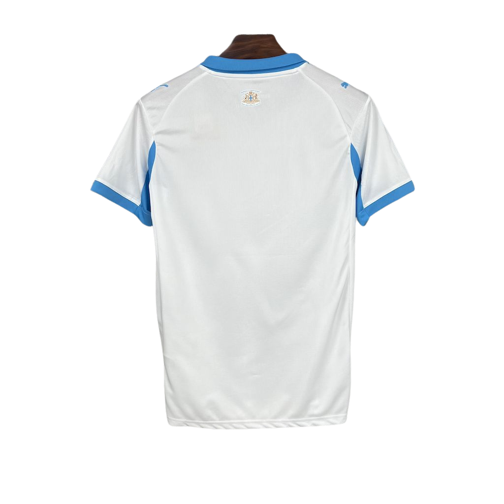 camisa-olympique-marseille-l-2025-26-torcedor-masculina-camiseta-champions-league-lancamento-europeu-primeira-home-oficial-cma-cgm-puma-branca-branco-azul