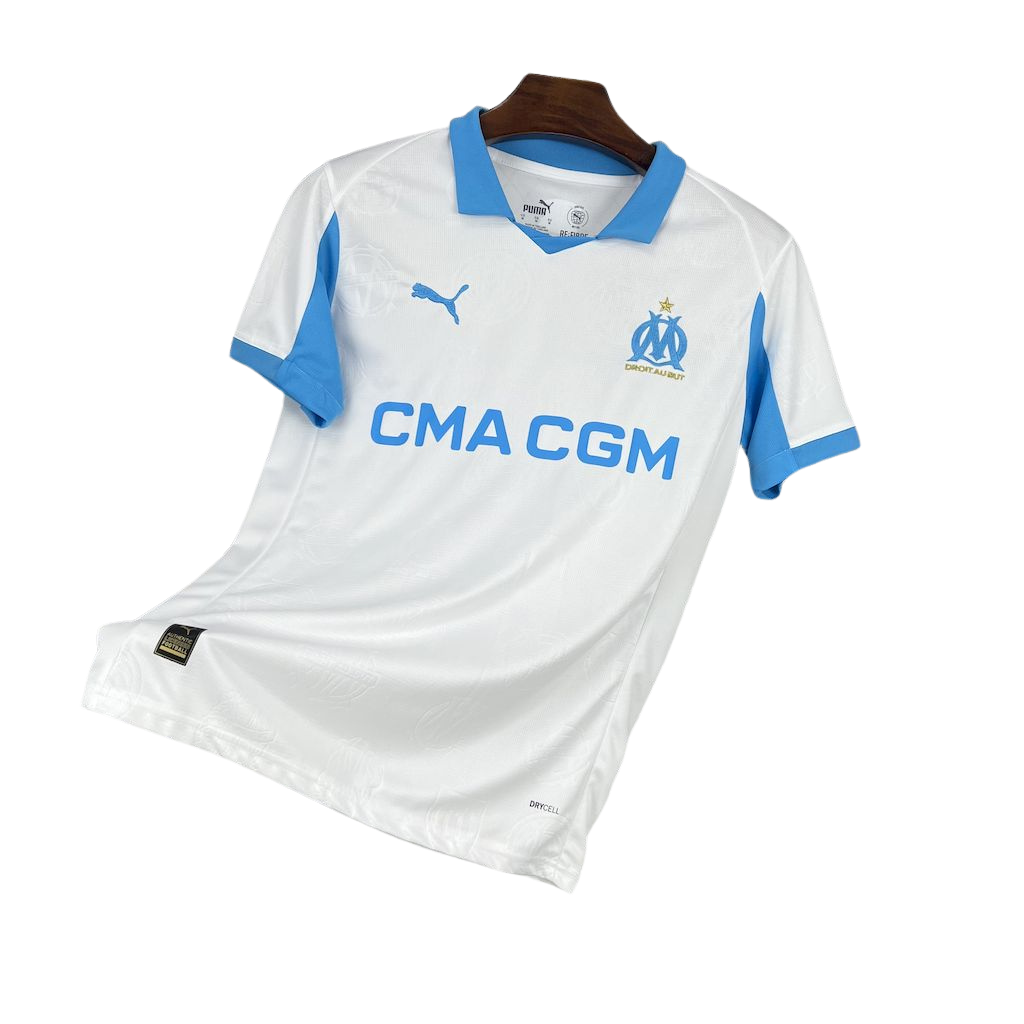 camisa-olympique-marseille-l-2025-26-torcedor-masculina-camiseta-champions-league-lancamento-europeu-primeira-home-oficial-cma-cgm-puma-branca-branco-azul