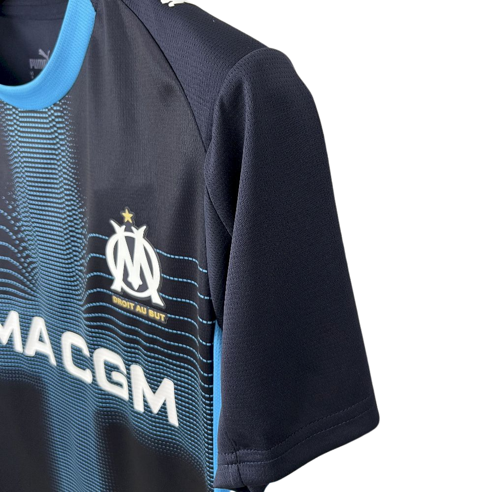 camisa-olympique-marseille-ll-2025-26-torcedor-masculina-camiseta-champions-league-lancamento-europeu-segunda-away-oficial-preto-preta-azul-cma-cgm-puma