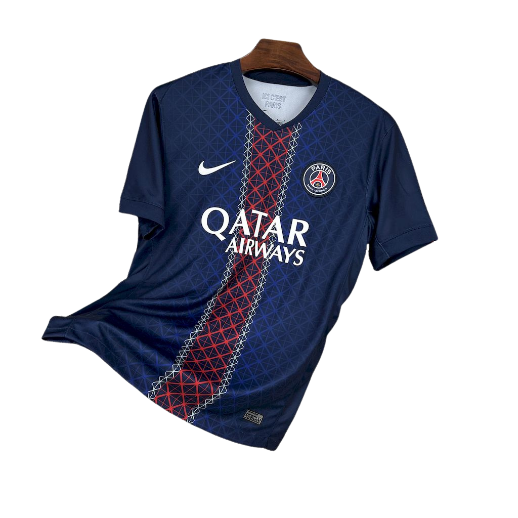 camisa-psg-l-2025-26-torcedor-masculina-camiseta-champions-league-lancamento-europeu-primeira-home-oficial-ligue-1-qatar-airways-nike-paris-saint-germain-mbappe-neymar-azul-marinho-escuro-faixa-vermelha