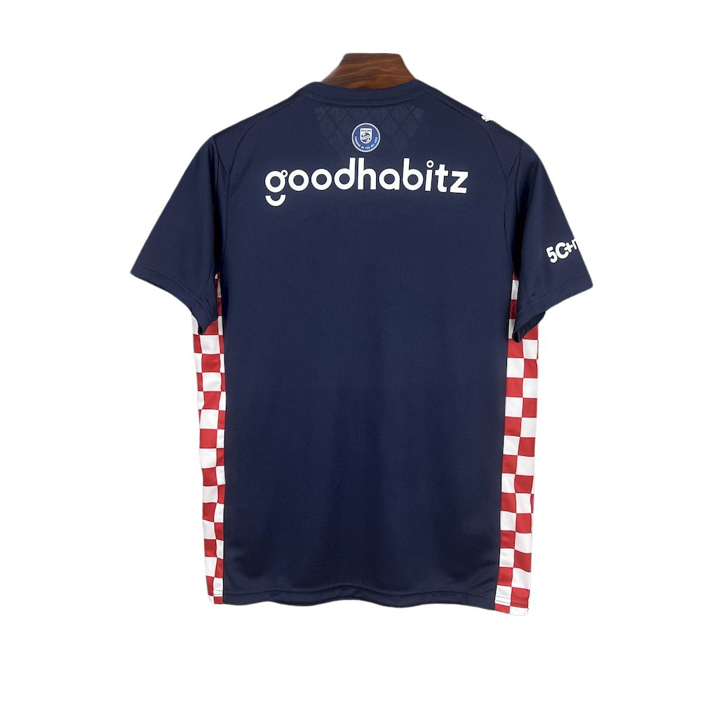 camisa-psv-ll-2025-26-torcedor-masculina-camiseta-champions-league-lancamento-europeu-segunda-away-oficial-puma-metropoolregio-brainport-eindhoven-azul-vermelha-branca-quadriculado-xadrez