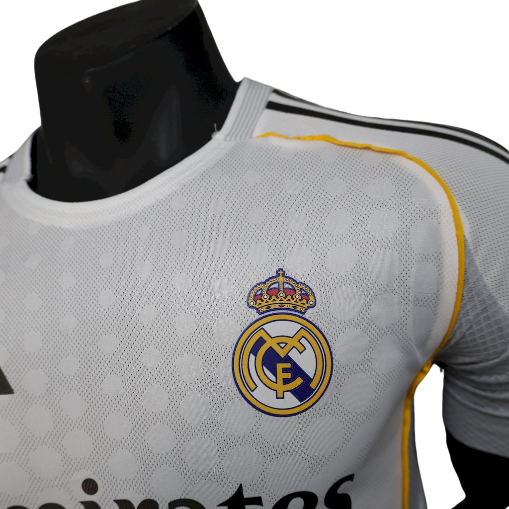 camisa-real-madrid-l-2025-26-jogador-masculina-nova-home-primeira-oficial-europeu-lancamento-lançamento-uniforme-camiseta-branca-lateral-cinza-adidas-hp-emirates-fly-better-cr7-cristiano-ronaldo