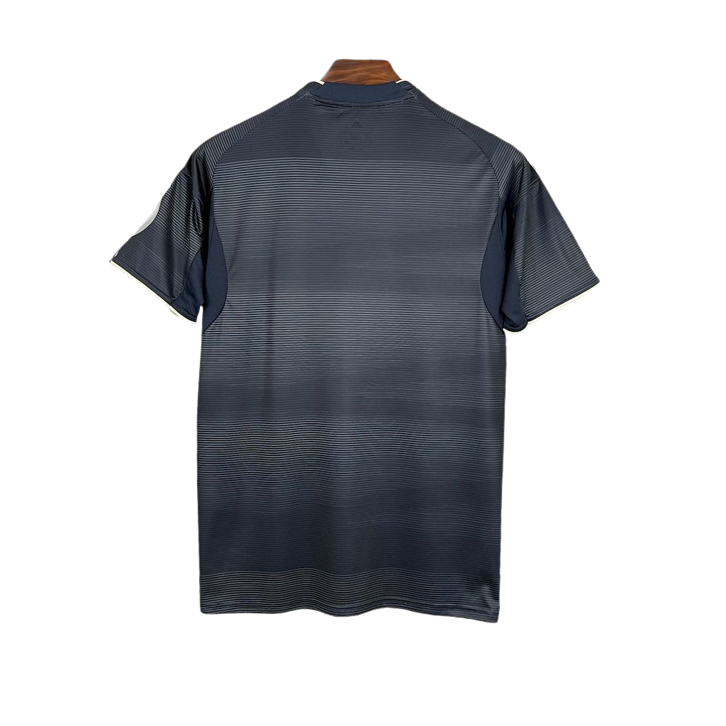 camisa-real-madrid-ll-2025-26-torcedor-masculina-camiseta-champions-league-lancamento-europeu-segunda-away-oficial-preta-branca-preto-branco-adidas-hp