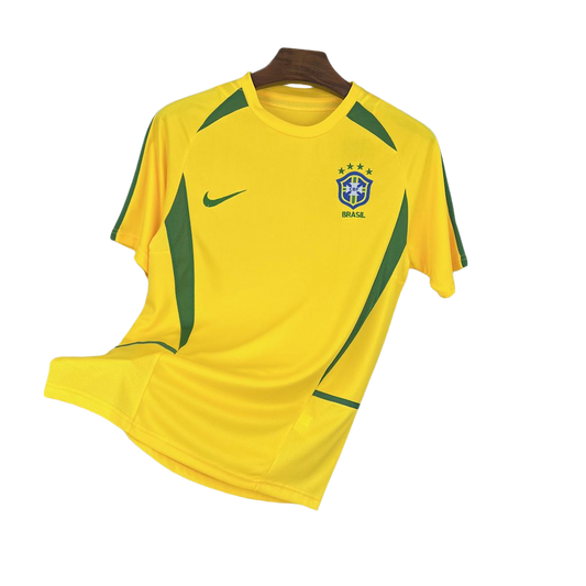 camisa-retrô-brasil-2002-amarela camisa-seleção-brasileira-2002 uniforme-brasil-penta-2002 camisa-cbf-retrô-2002 copa-do-mundo camiseta-brasil-clássica-2002
