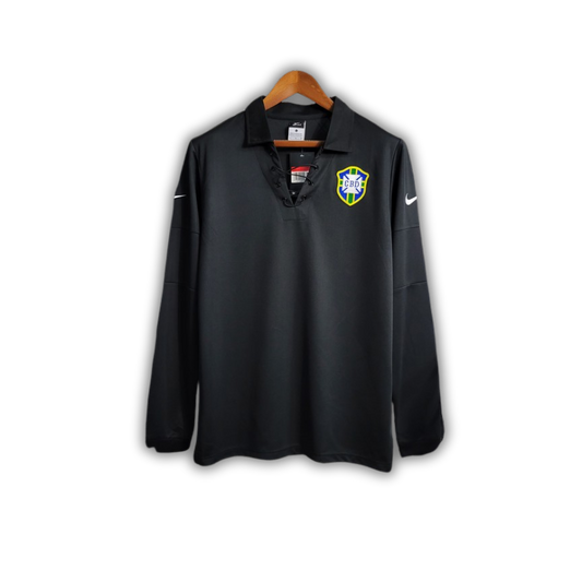 camisa-retrô-brasil-preta-2004 camisa-seleção-brasileira-treino-preta uniforme-brasil-penta-preto camisa-cbf-preta-retrô-2004 copa-do-mundo camiseta-brasil-vintage-2005