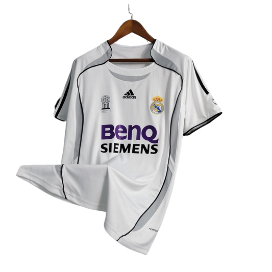 camisa-retro-real-madrid-l-2006-07-antiga-home-primeira-oficial-europeu-branca-detalhes-cinza-e-preto-adidas-benq-siemens-uniforme-camiseta