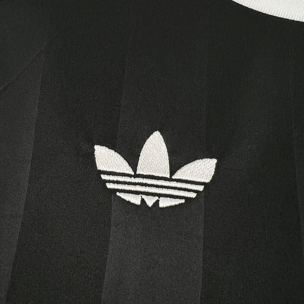 isa-real-madrid-treino-2025-26-torcedor-masculina-nova-lancamento-lançamento-oficial-europeu-preta-e-branca-preto-com-detalhes-em-branco-hp-emirates-fly-better-adidas-uniforme-camiseta