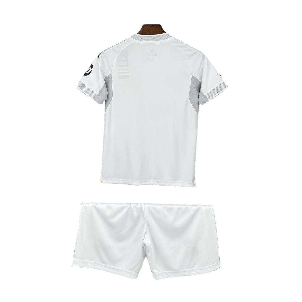 kit-infantil-real-madrid-l-2025-26-nova-lançamento-lancamento-conjunto-infantil-branca-hp-emirates-fly-better-adidas-cr7-cristiano-ronaldo-crianca-criança-home-primeira-oficial-europeu-uniforme-camiseta